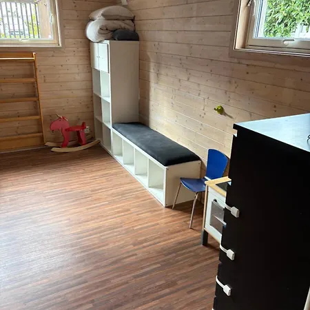 Child Friendly Basement דירה