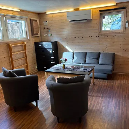 Child Friendly Basement Apartment *